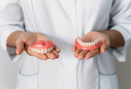Съемные зубные протезы: за и против