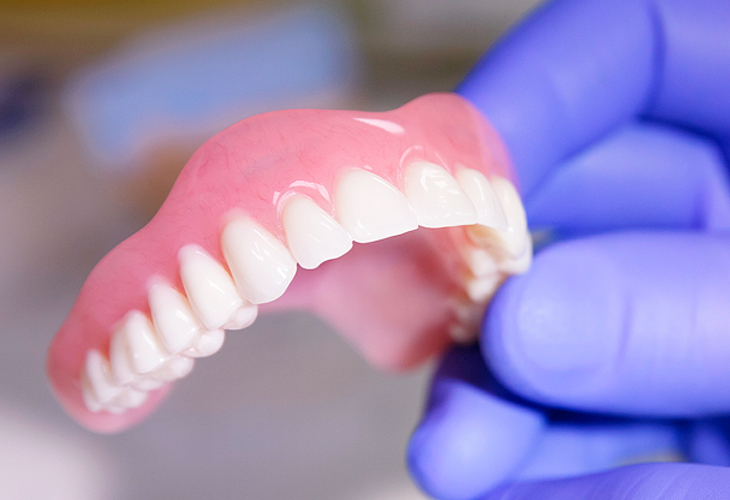 Съемные зубные протезы: за и против – стоматология Президент